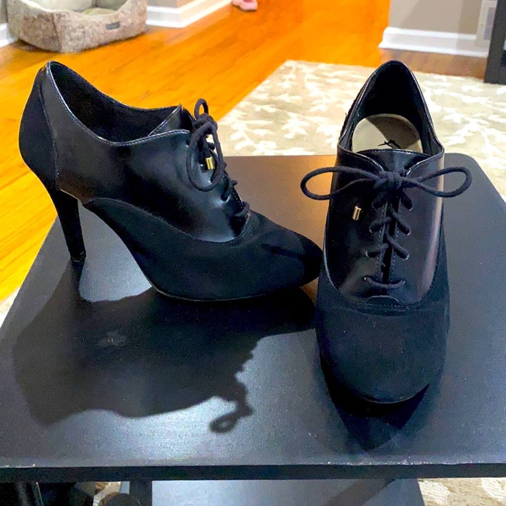 Black suede and patent leather heel booties